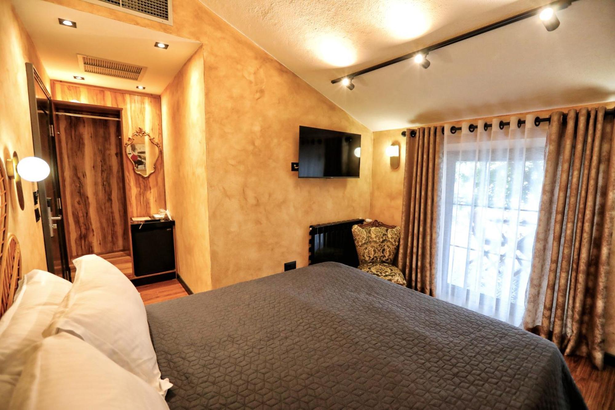 Hotel Labiatan Zogaji Esterno foto