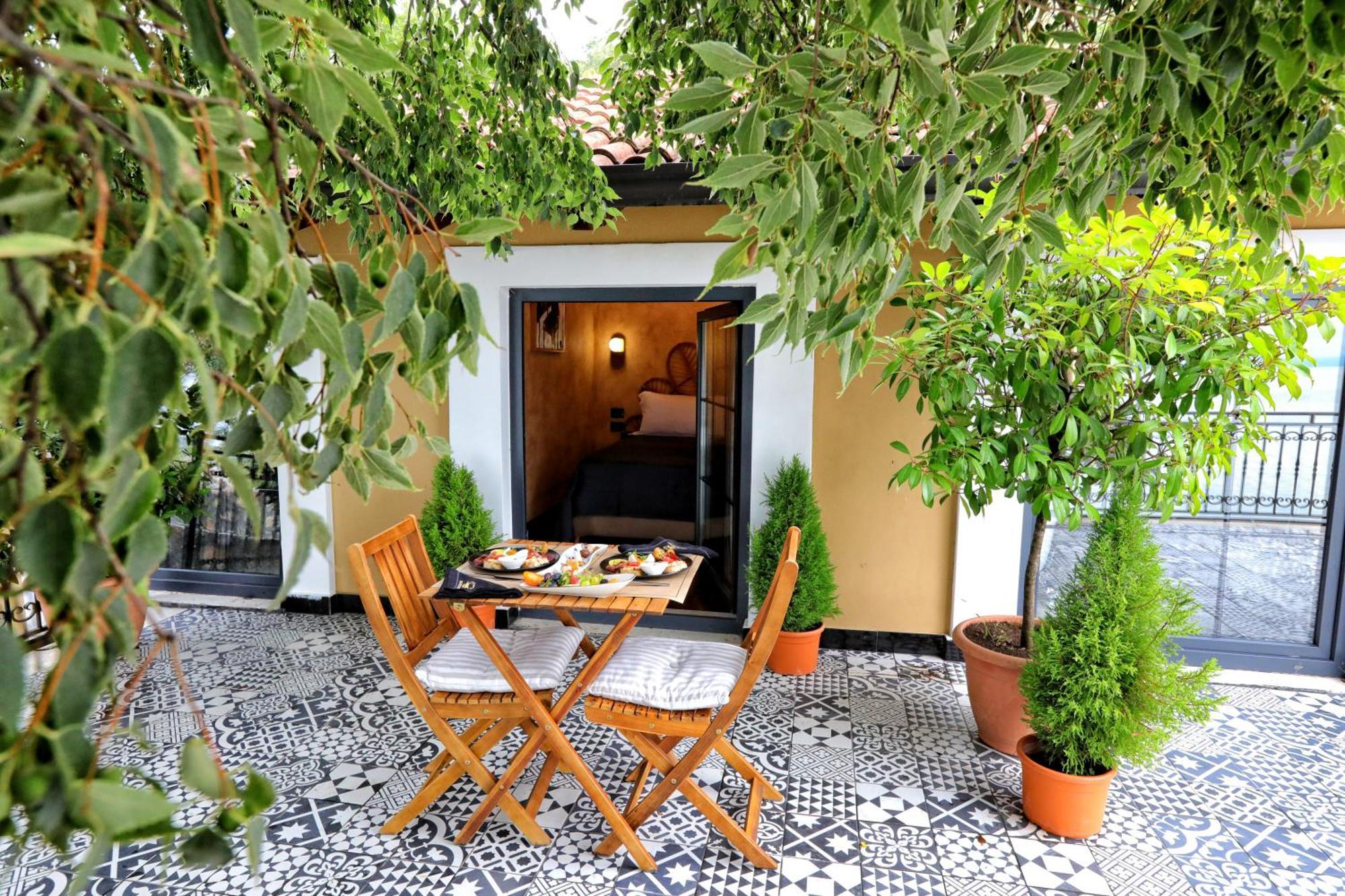 Hotel Labiatan Zogaji Esterno foto